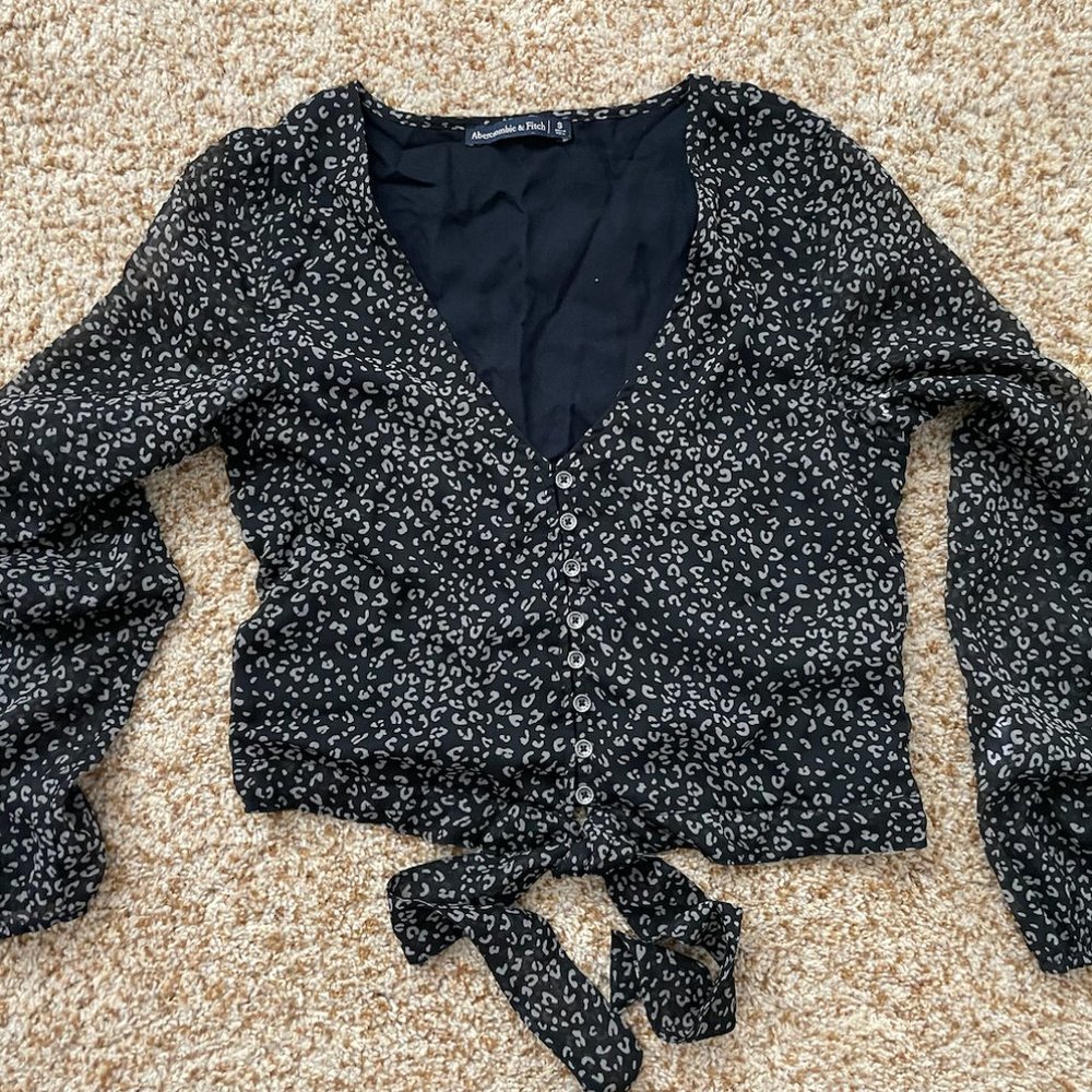 Abercrombie Long Sleeve cropped blouse